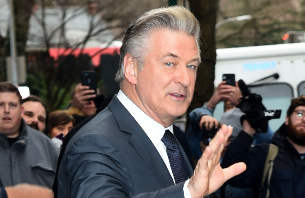 Alec Baldwin leaving The View - FAMOUS - Feb 20