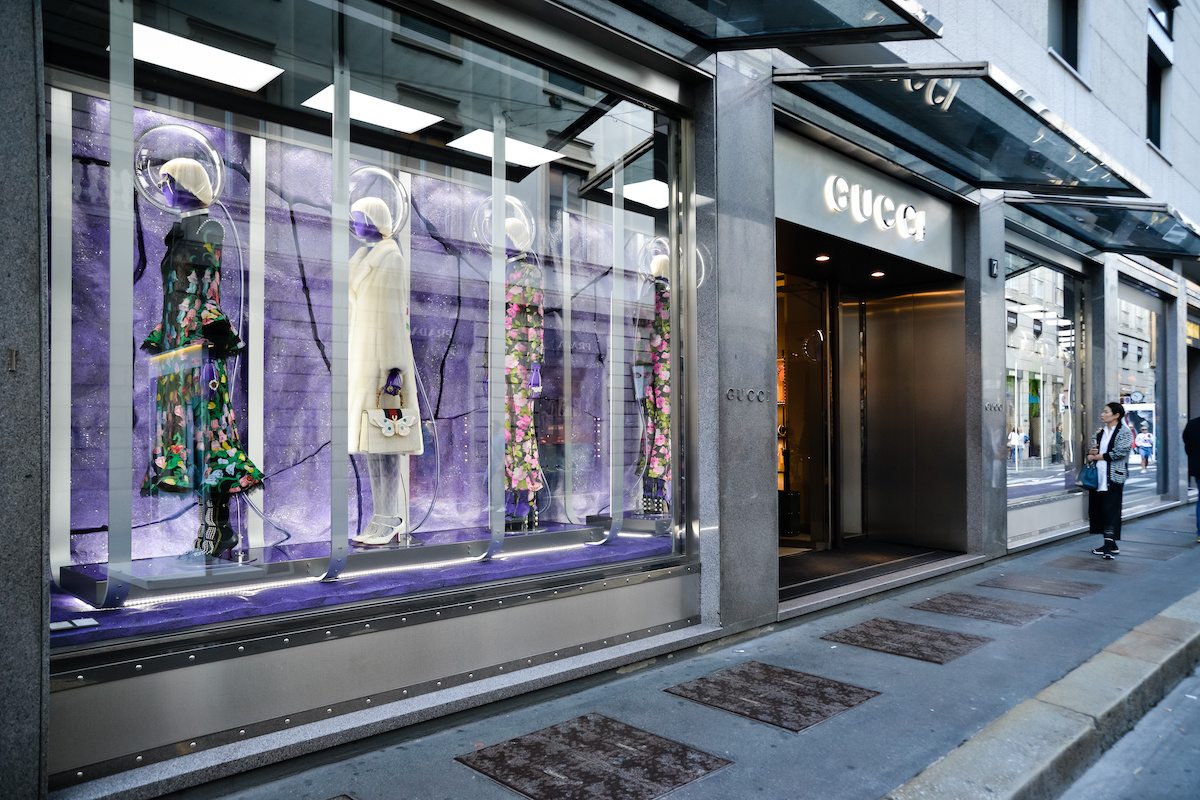 Die Marke der Familie Gucci ist nur in vornehmen Straßen zu sehen - und jetzt im Film. Foto: Adobe / Casimiro
