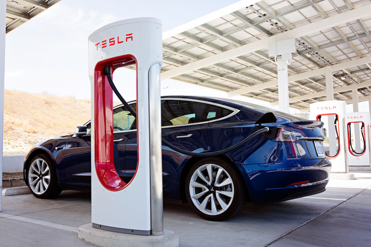 Auch den Tesla gibt’s im E-Auto-Abo. Foto: Adobe / Aleksei Potov Auch den Tesla gibt's im E-Auto-Abo. Foto: Adobe / Aleksei Potov