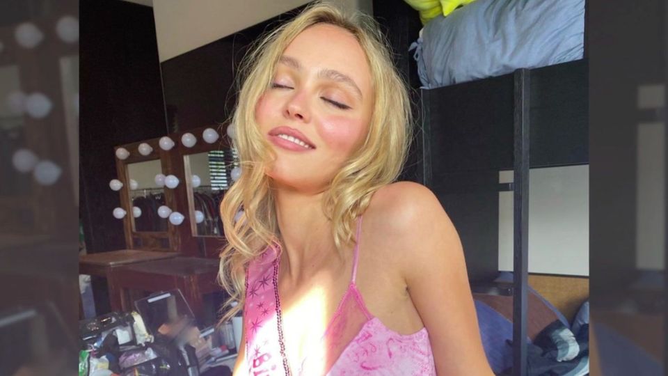 Lily Rose Depp postet DIESE Fotos Lily Rose Depp postet DIESE Fotos