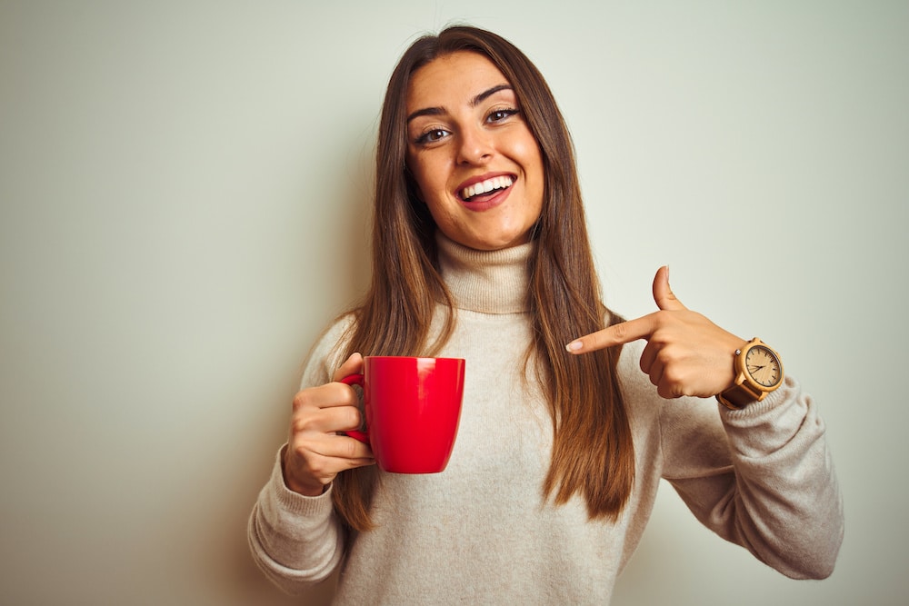 Tassendruck: Irgendetwas Lustiges sollte schon auf die Kaffeetasse. Foto: Adobe / Krakenimages.com