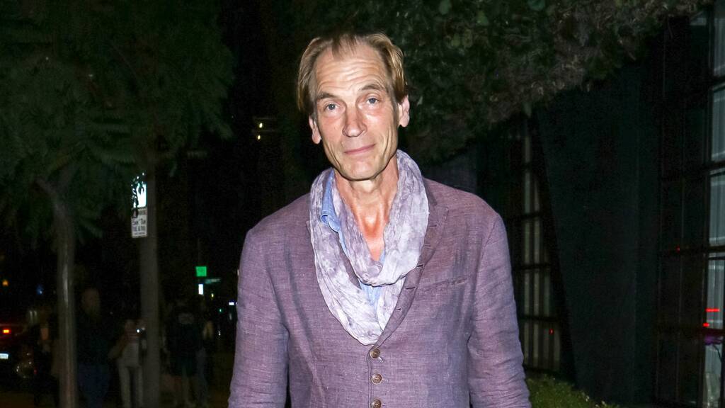 Julian Sands