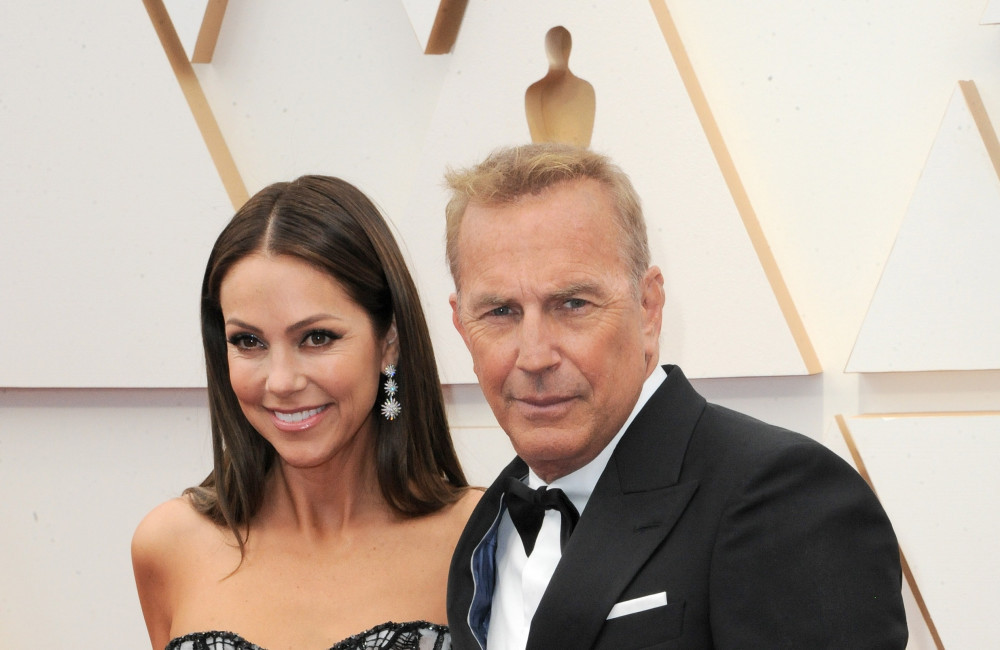 Christine Baumgartner and Kevin Costner - 94th Annual Academy Awards - Los Angeles 2022 - AVALON