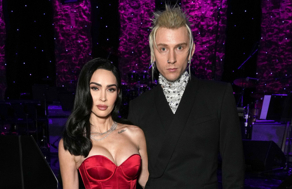 Megan Fox ?and Machine Gun Kelly - Feb 2023 - Pre-GRAMMY Gala - Megan's broken wrist - LA - Getty