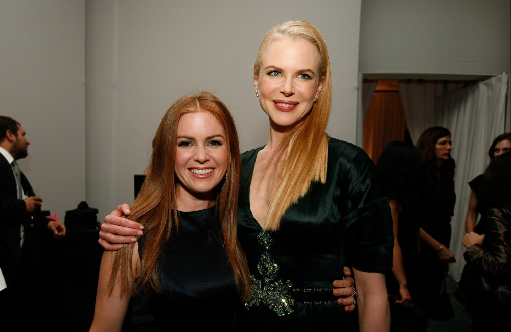 Isla Fisher and Nicole Kidman - ELLE Magazine Women in Hollywood Tribute 2008 - Getty