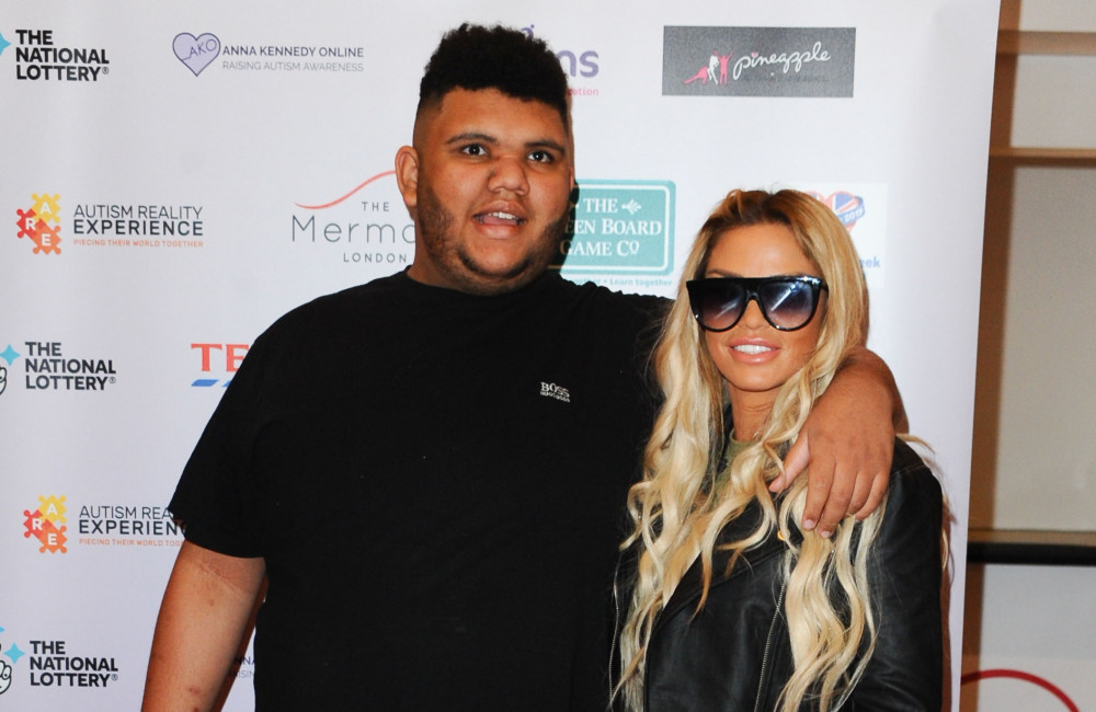 Harvey and Katie Price – May 2019 – Photoshot – Autisms Got Talent Harvey and Katie Price - May 2019 - Photoshot - Autisms Got Talent