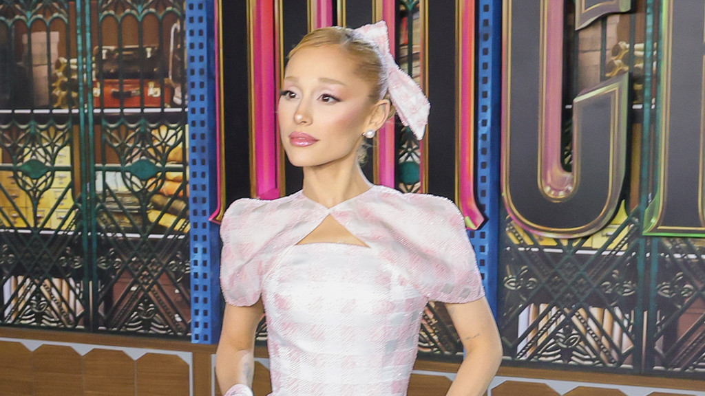 Cover Images Ariana Grande