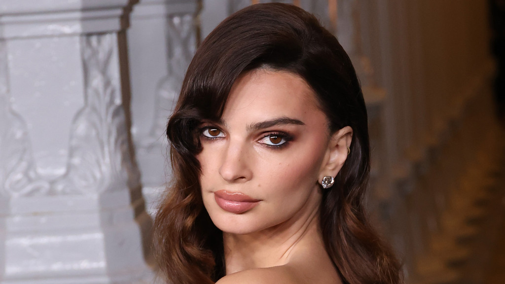 Emily Ratajkowski