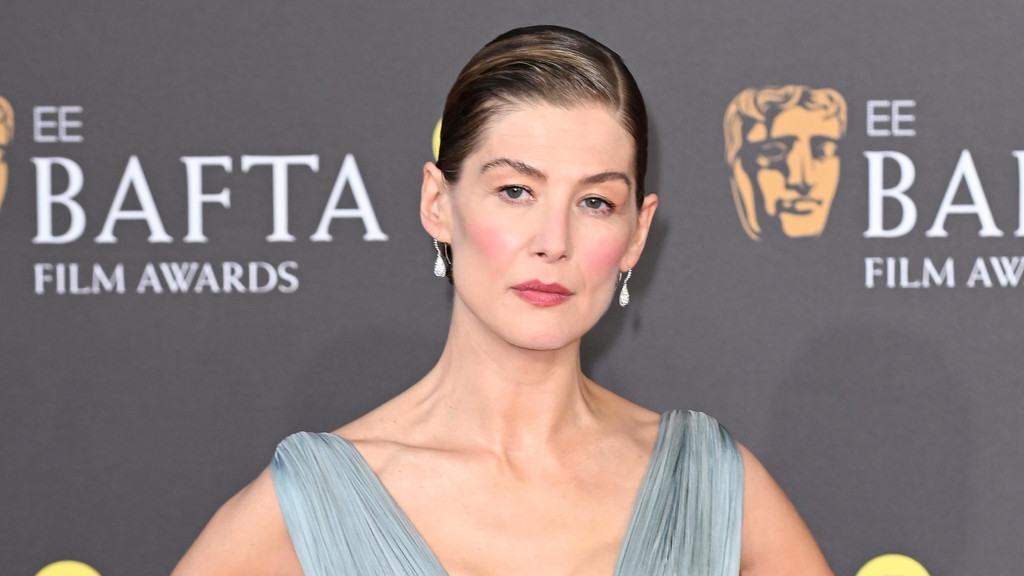 Rosamund Pike