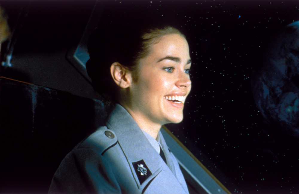 Starship Troopers Denise Richards 2 - Avalon