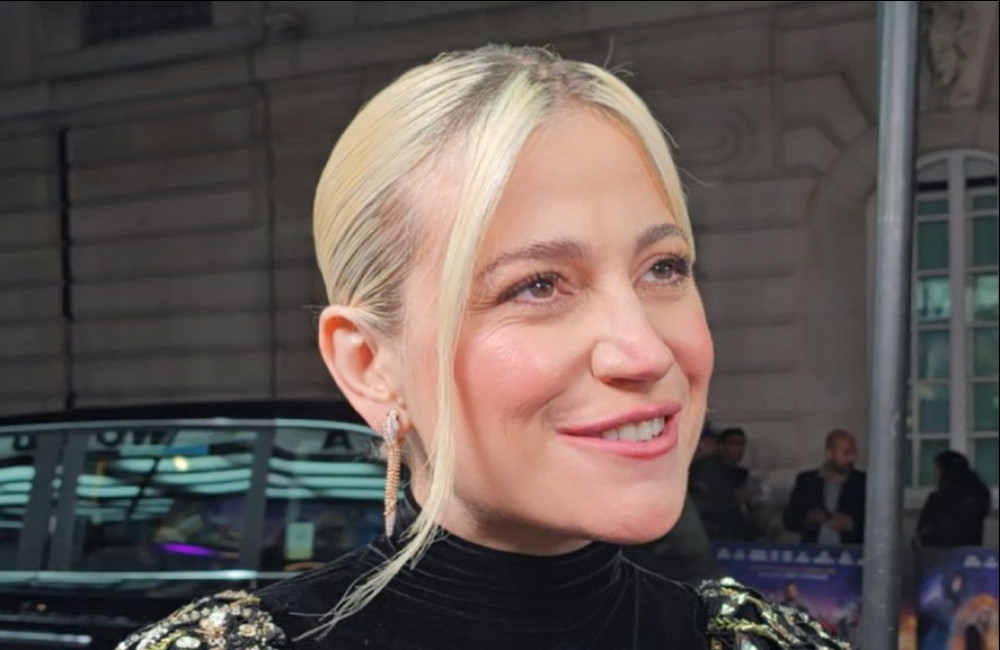 Pixie Lott - NOVEMBER 2025 - Bang Showbiz - Christmas Karma Movie Premiere - The Curzon - London