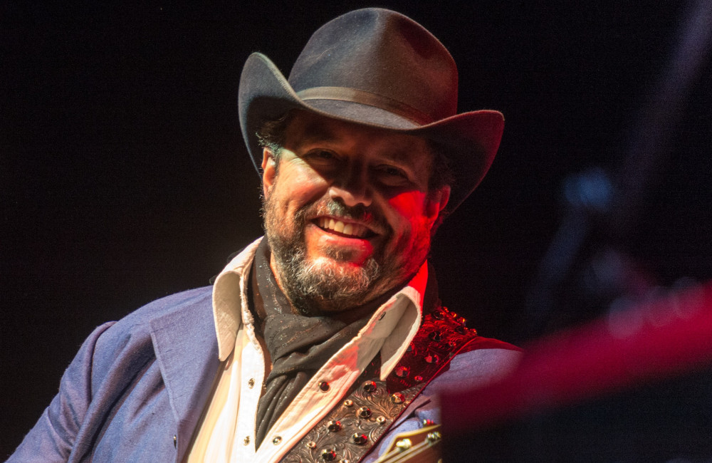 Raul Malo performs with The Mavericks at London's Hammersmith Apollo - Avalon - March 2015