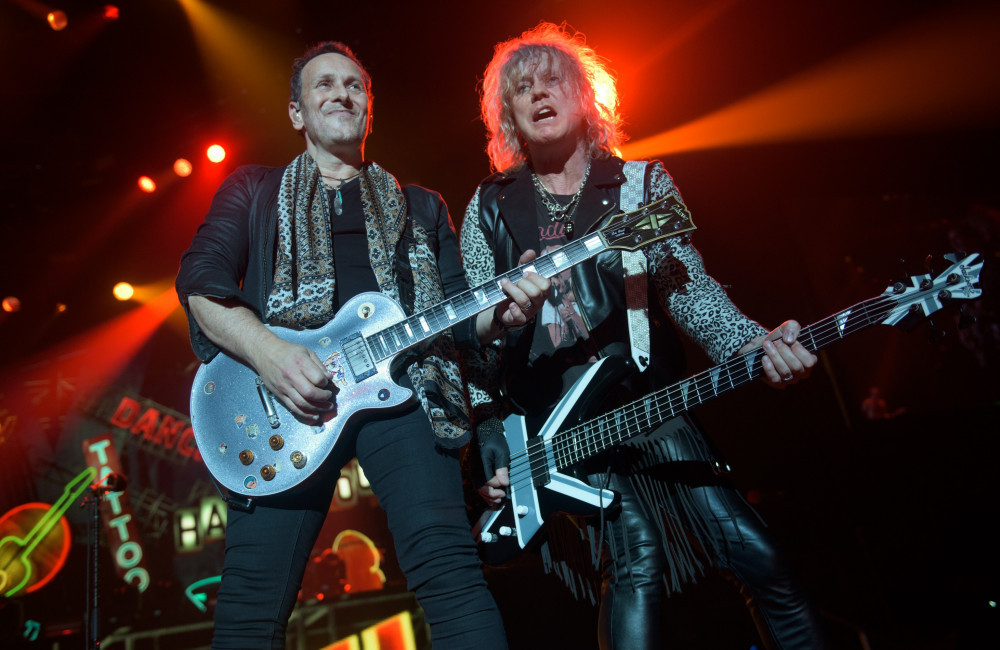 Vivian Campbell and Rick Savage - Def Leppard at Wembley 2015 - Avalon