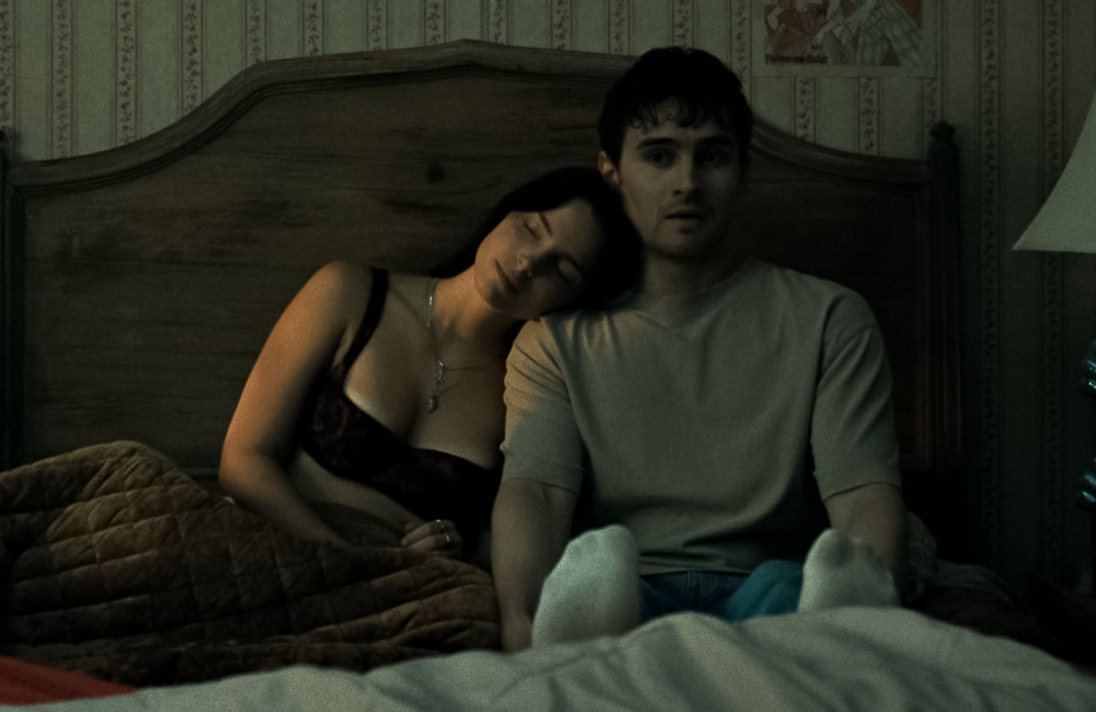 Inde Navarrette and Michael Johnston in Obsession - EPKTV