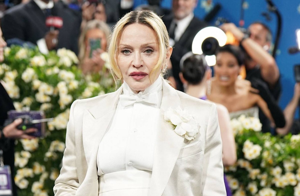 Madonna hat ihren Geburtstag in einer Taverne auf Korfu gefeiert.