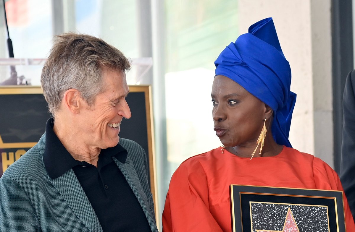 Schauspieler Willem Dafoe hielt eine Laudation für Angélique Kidjo.