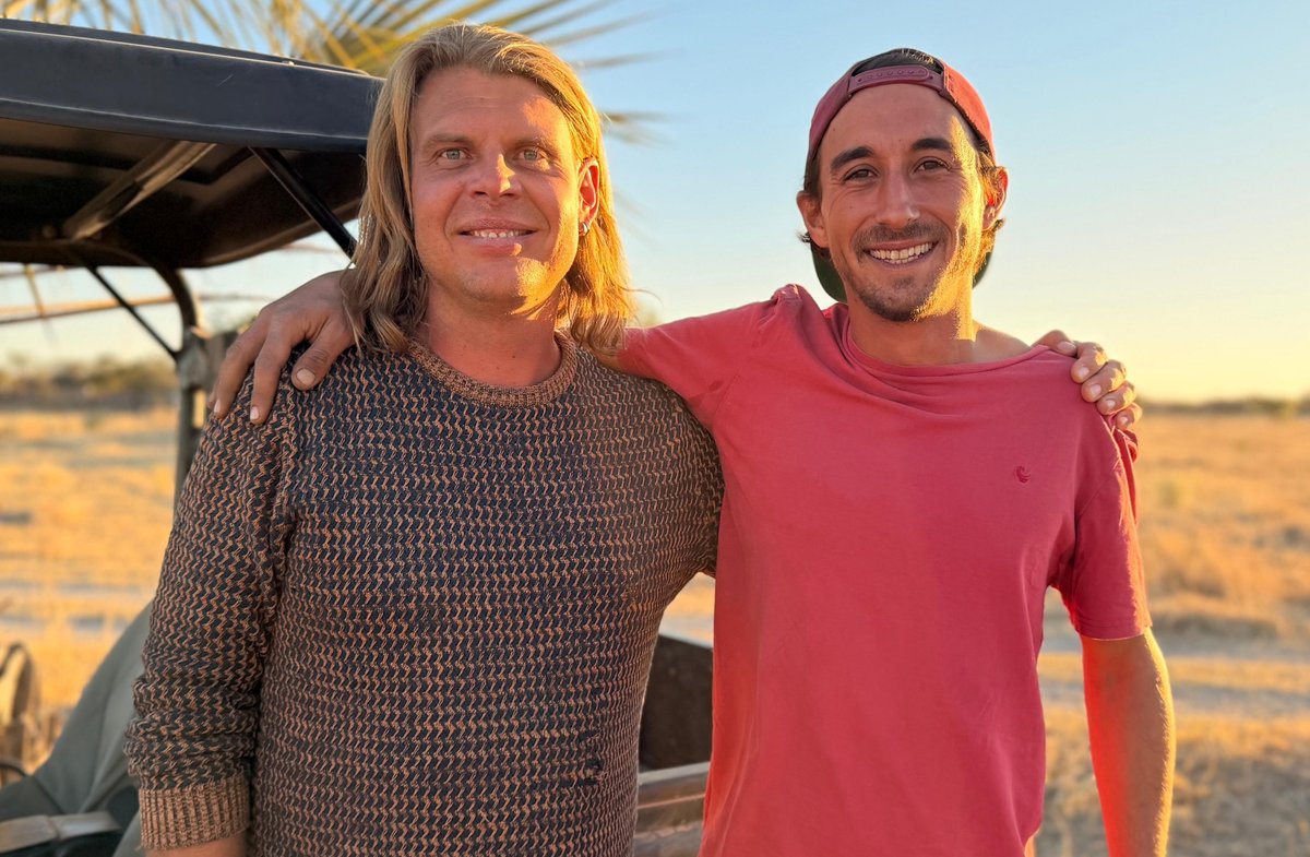 Die besten Freunde Alexander (l.) und Martin suchen bei "Bauer sucht Frau International" zwei Frauen fürs gemeinsame Leben in Namibia.