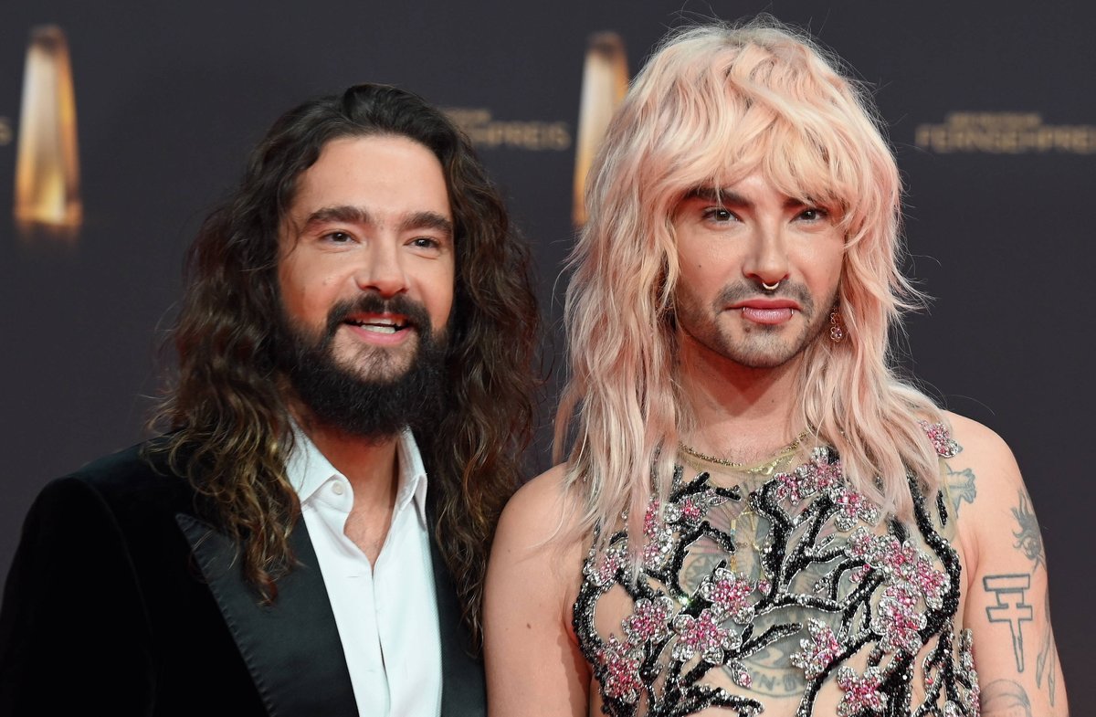 Bill und Tom Kaulitz erinnern sich bei "Aspekte" an Hass und Gewalt in ihrer alten Heimat.
