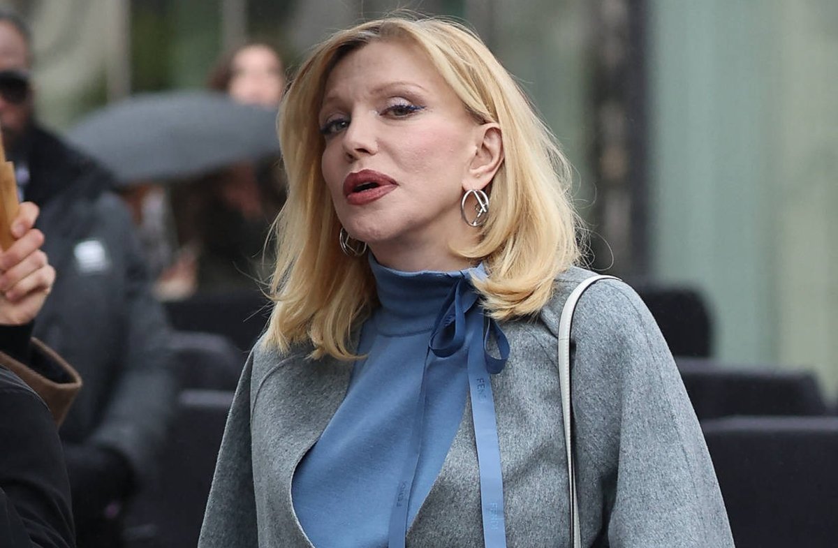 Courtney Love hat über eine schwere Gesundheitskrise gesprochen.