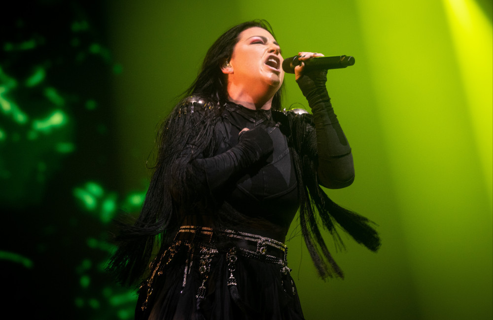 Amy Lee - The O2 2022 - Famous