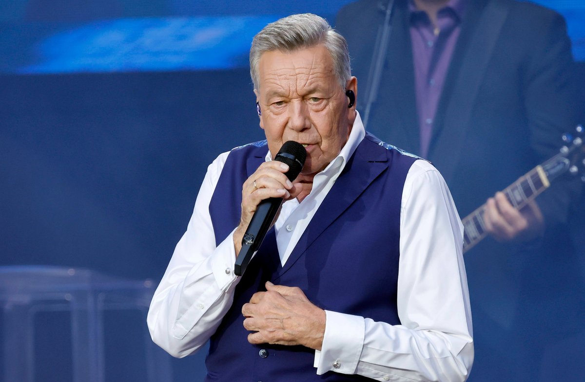 Ein Leben für die Bühne: Roland Kaiser geht im Sommer 2027 auf Open-Air-Tour.