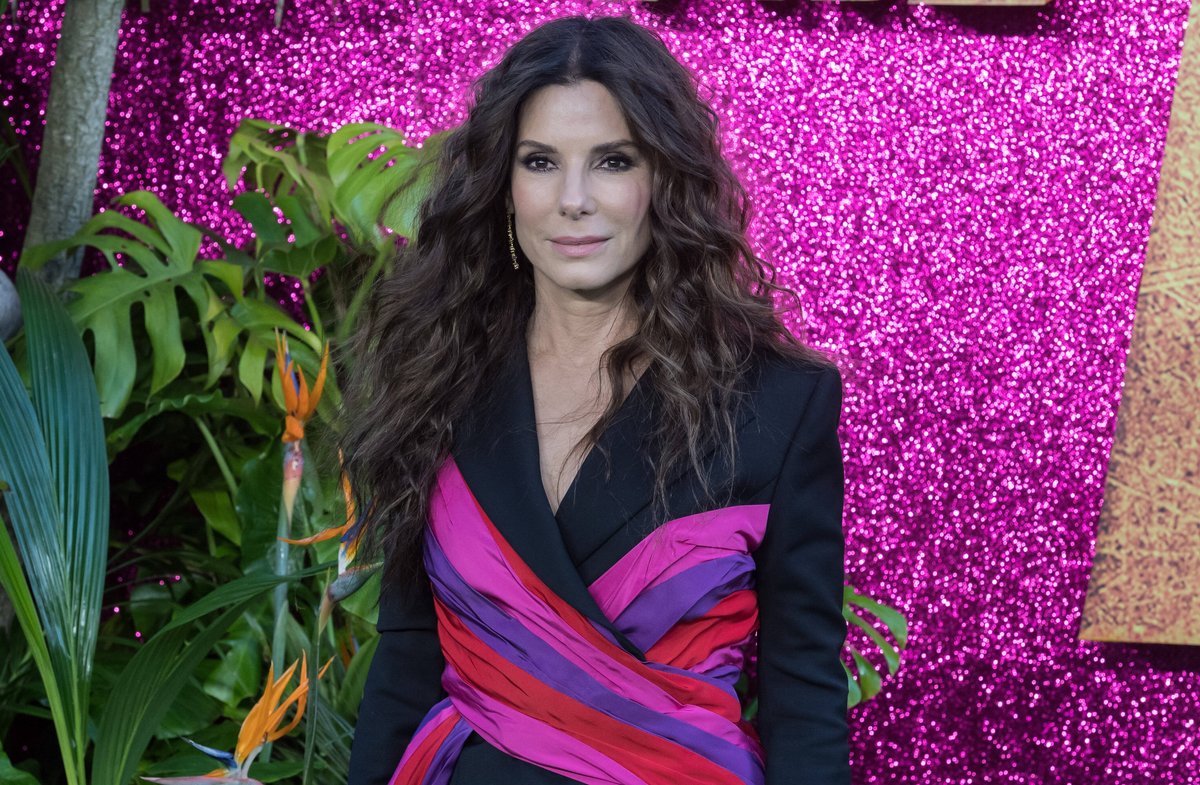 Sandra Bullock ist ab 10. September in den deutschen Kinos in "Zauberhafte Schwestern 2" zu sehen. Zuvor genoss sie noch Sommertage mit ihren Liebsten.